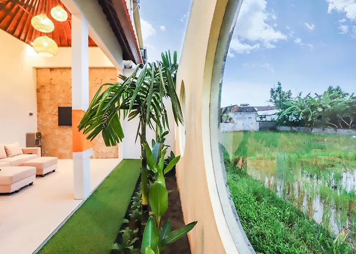 Dua Art 1: Creative Space Near Titibatu Club Villa *