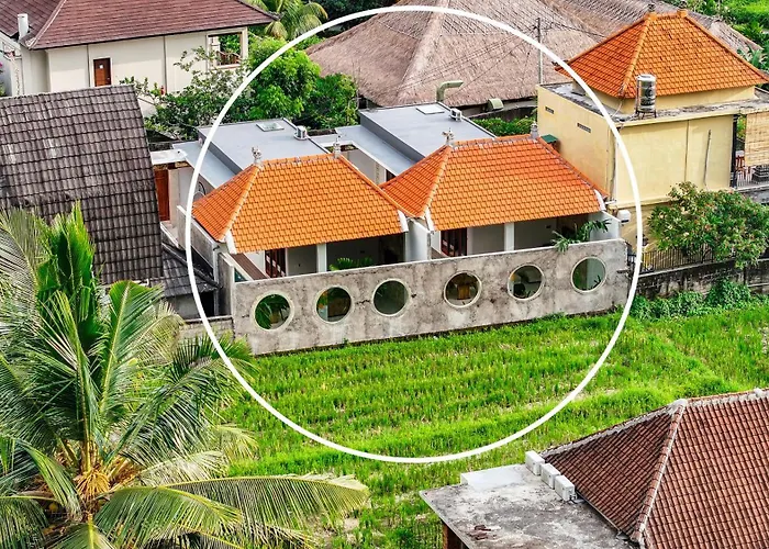 Villa Dua Art 1: Creative Space Near Titibatu Club *